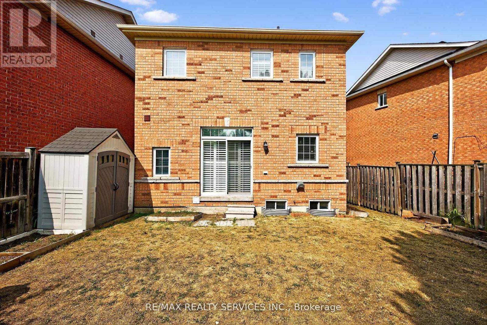 18 Fishing Crescent, Brampton, Ontario  L6V 4T4 - Photo 39 - W12508298