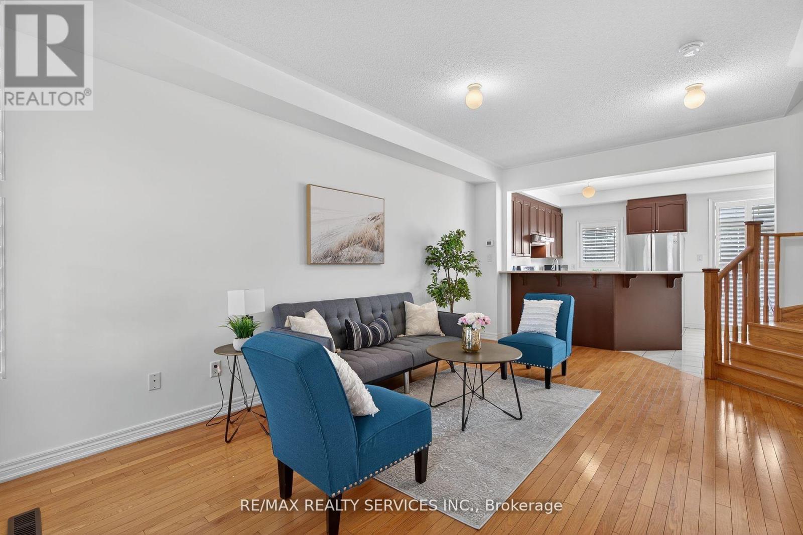 18 Fishing Crescent, Brampton, Ontario  L6V 4T4 - Photo 6 - W12508298