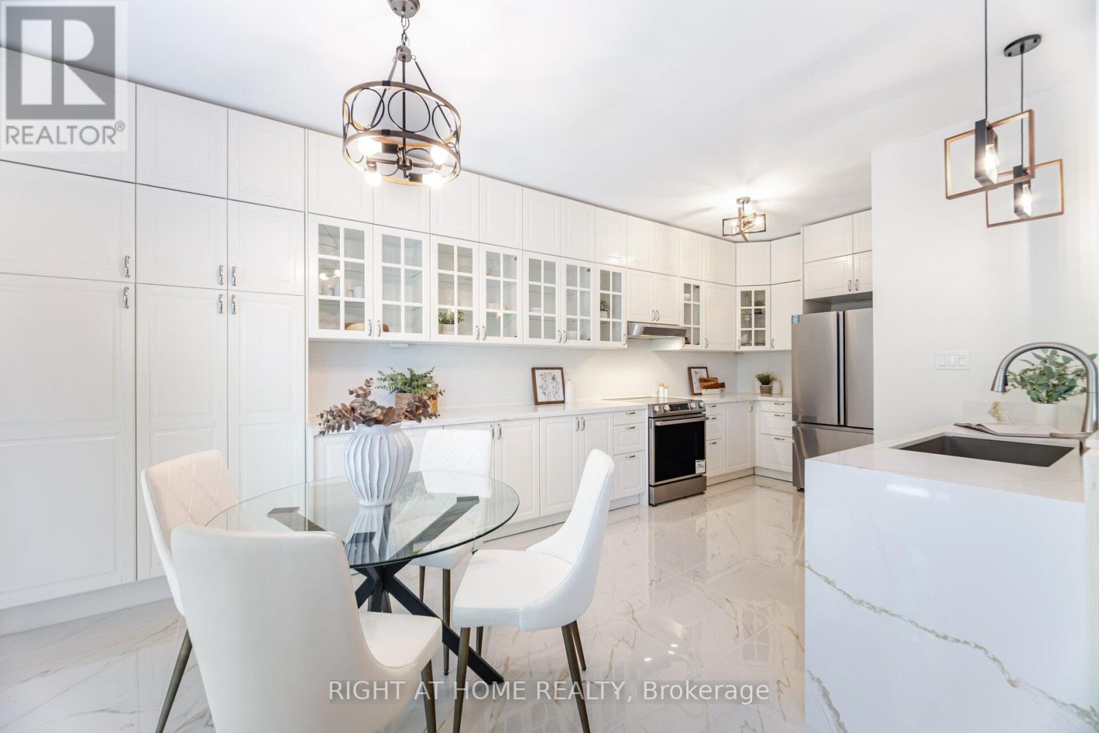 514 Huntington Ridge Drive, Mississauga, Ontario  L5R 2X7 - Photo 16 - W12508328