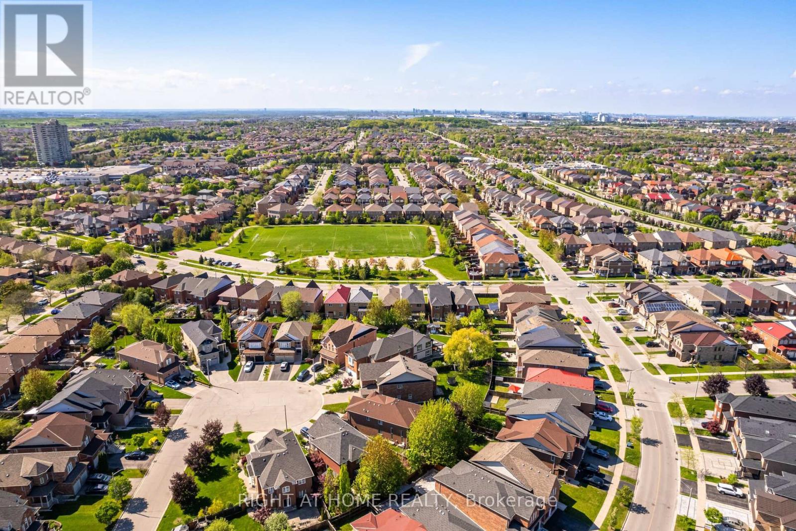 514 Huntington Ridge Drive, Mississauga, Ontario  L5R 2X7 - Photo 49 - W12508328