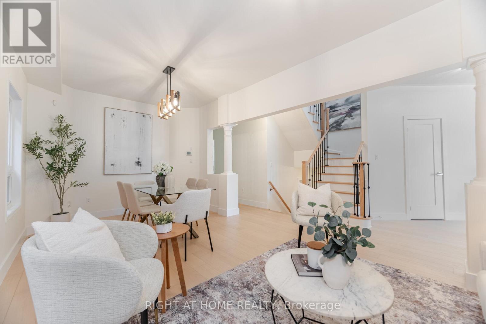 514 Huntington Ridge Drive, Mississauga, Ontario  L5R 2X7 - Photo 7 - W12508328