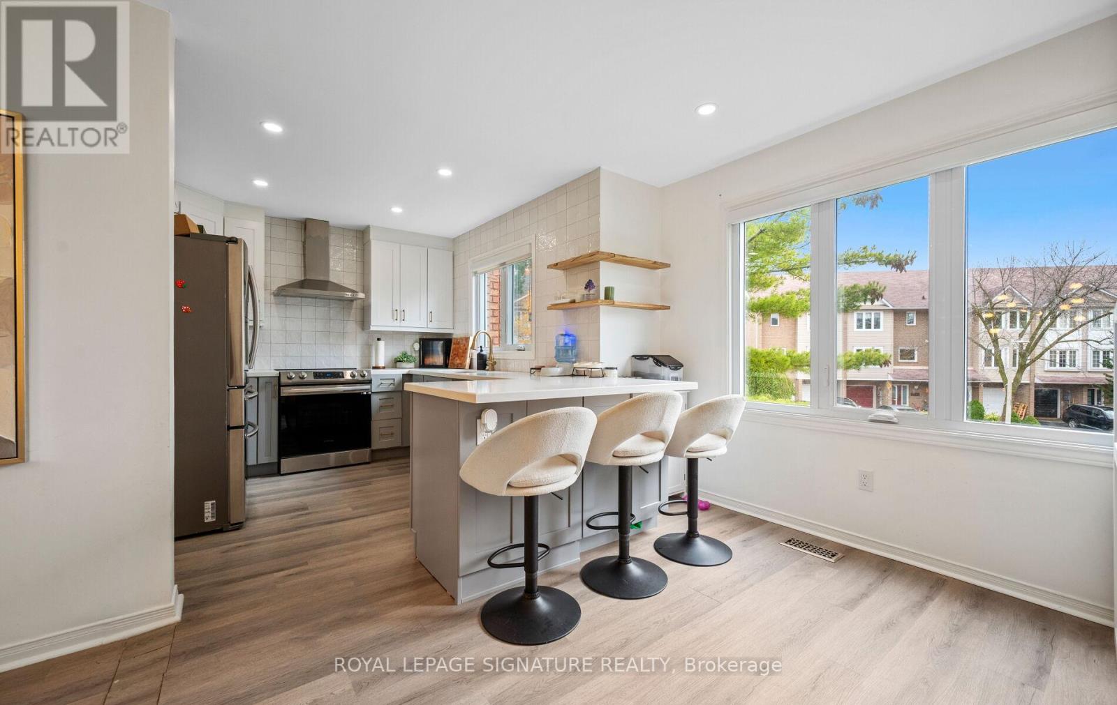 2320 Strawfield Court, Oakville, Ontario  L6H 6C2 - Photo 19 - W12508334