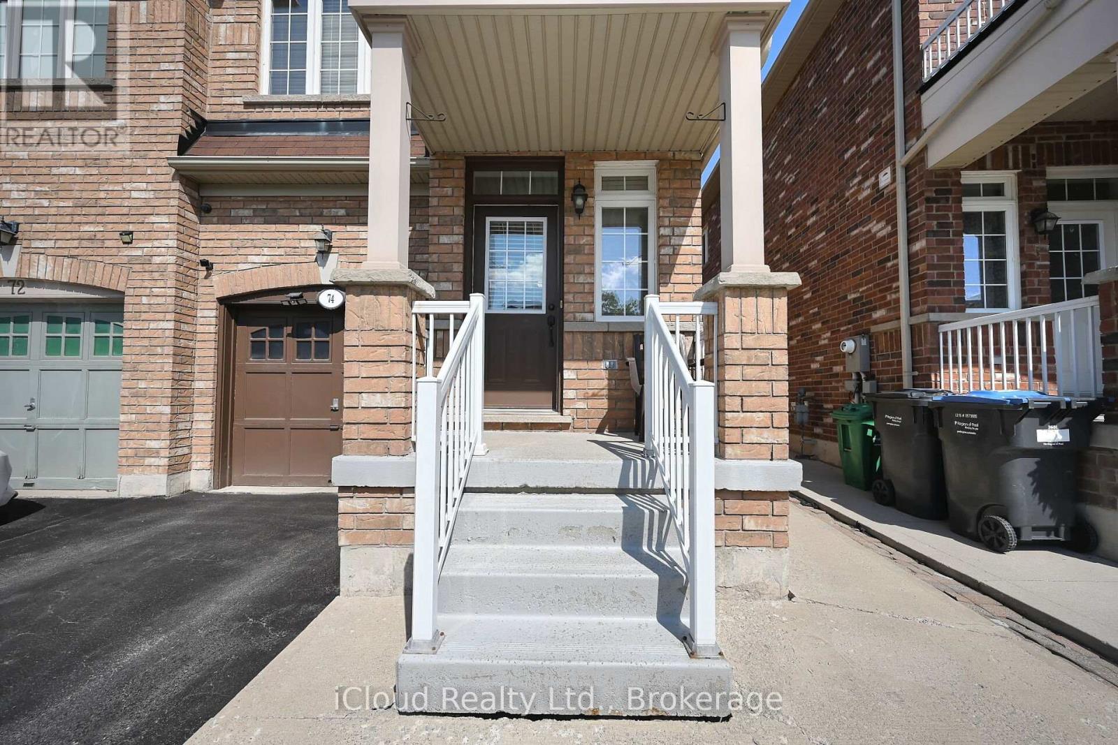74 Crumlin Crescent, Brampton, Ontario  L6X 0Y3 - Photo 4 - W12508340