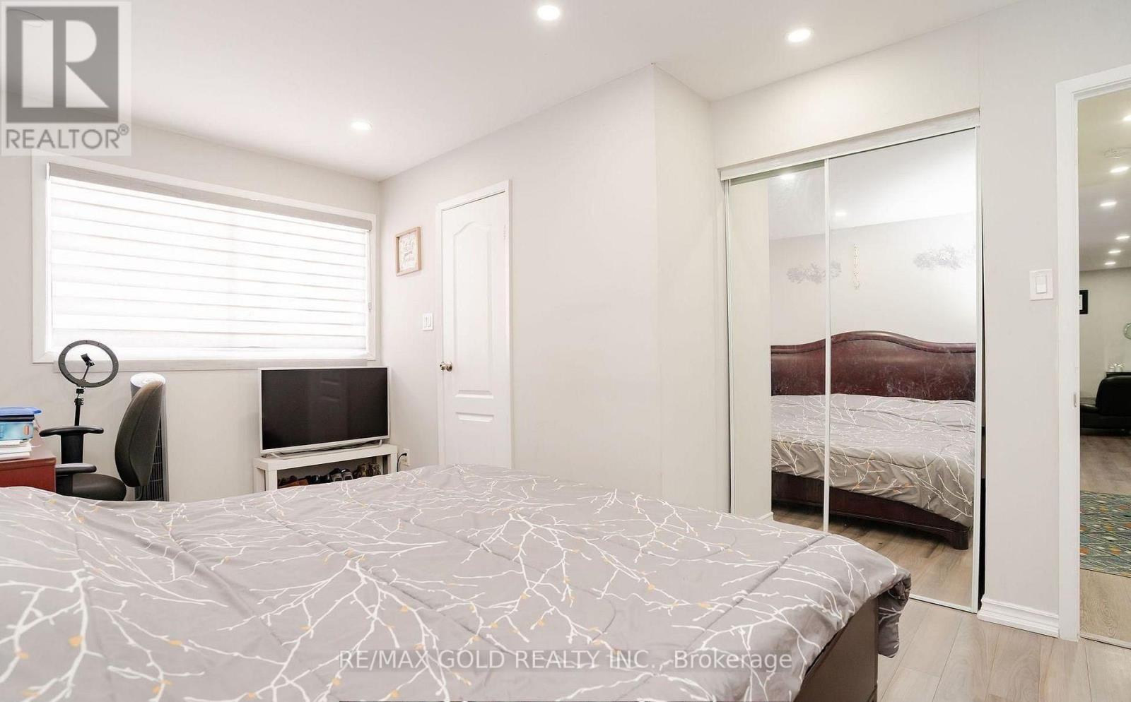 65 Abell Drive, Brampton, Ontario  L6V 2W1 - Photo 13 - W12508358