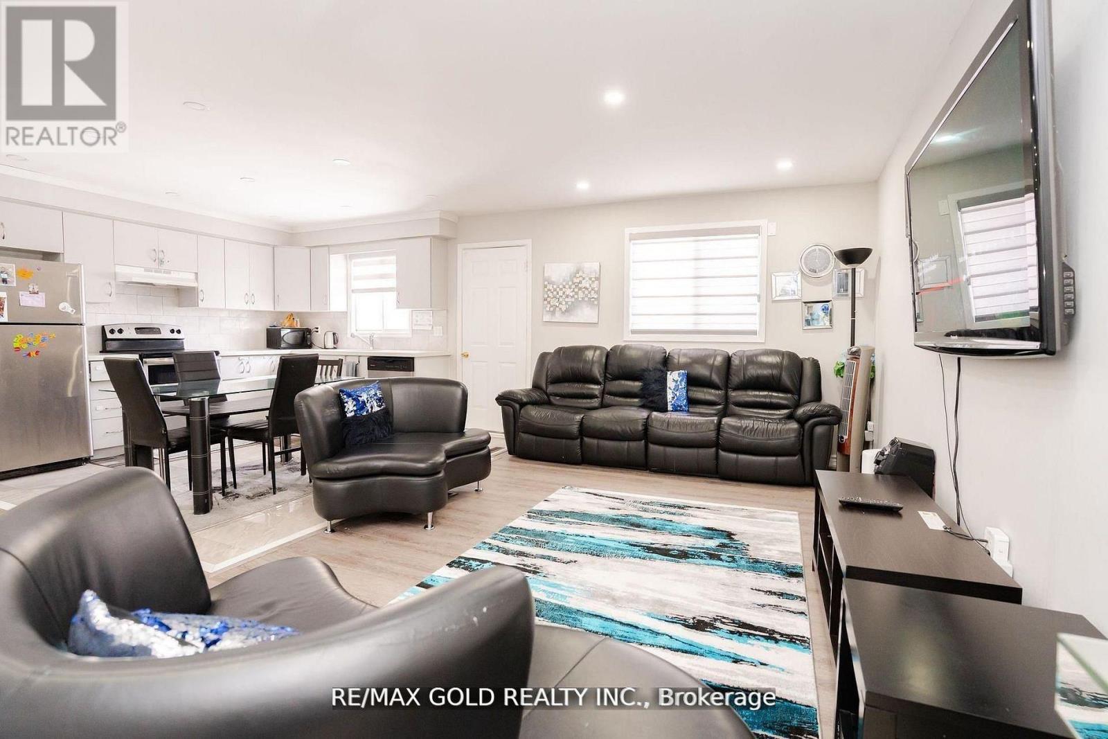 65 Abell Drive, Brampton, Ontario  L6V 2W1 - Photo 7 - W12508358