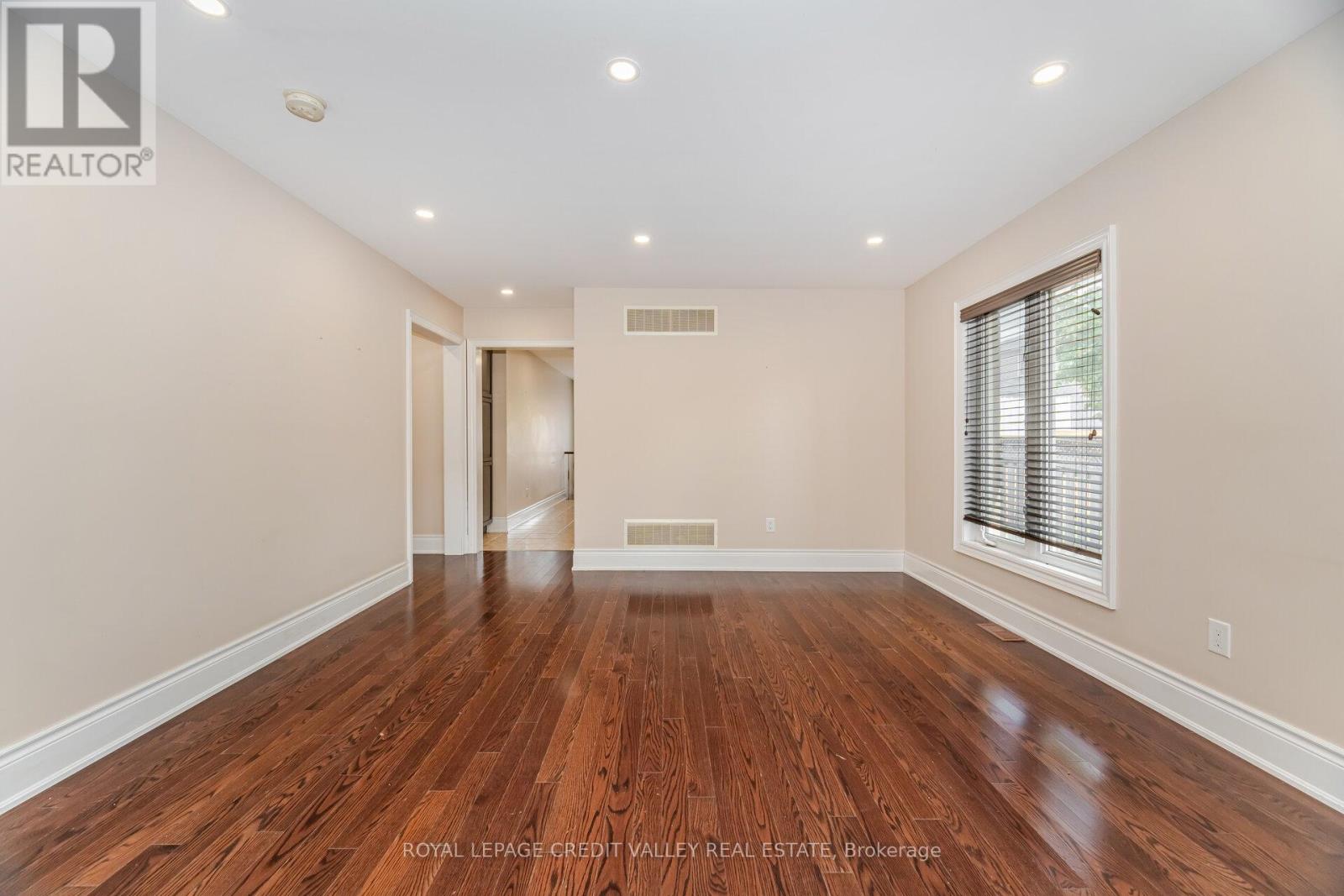 54 Station Road, Caledon, Ontario  L7E 1V1 - Photo 11 - W12508396