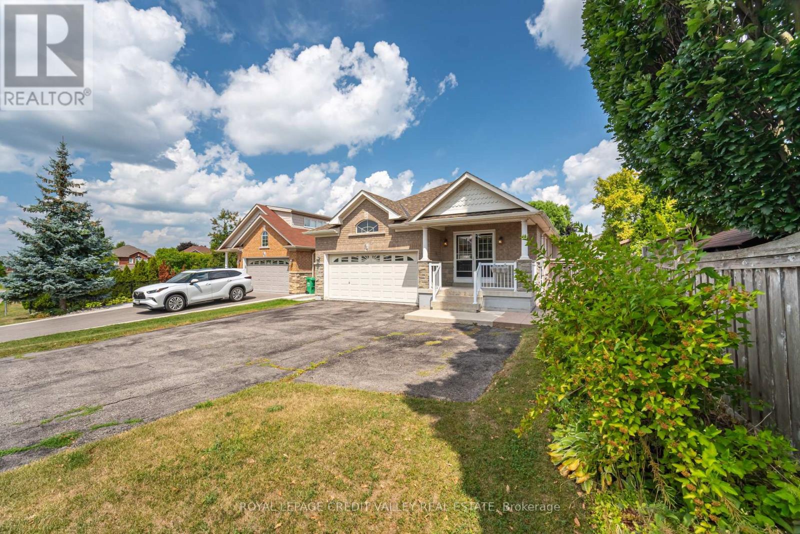 54 Station Road, Caledon, Ontario  L7E 1V1 - Photo 3 - W12508396