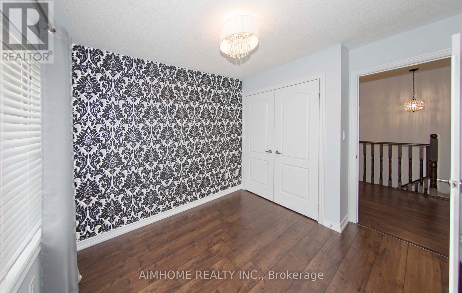 37 - 2435 Greenwich Drive, Oakville, Ontario  L6M 0S4 - Photo 5 - W12508420