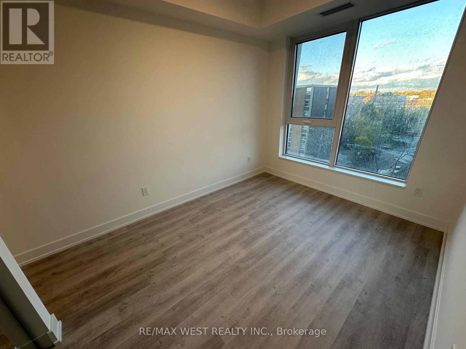 602 - 60 Central Park Roadway, Toronto, Ontario  M9A 0E6 - Photo 16 - W12508480