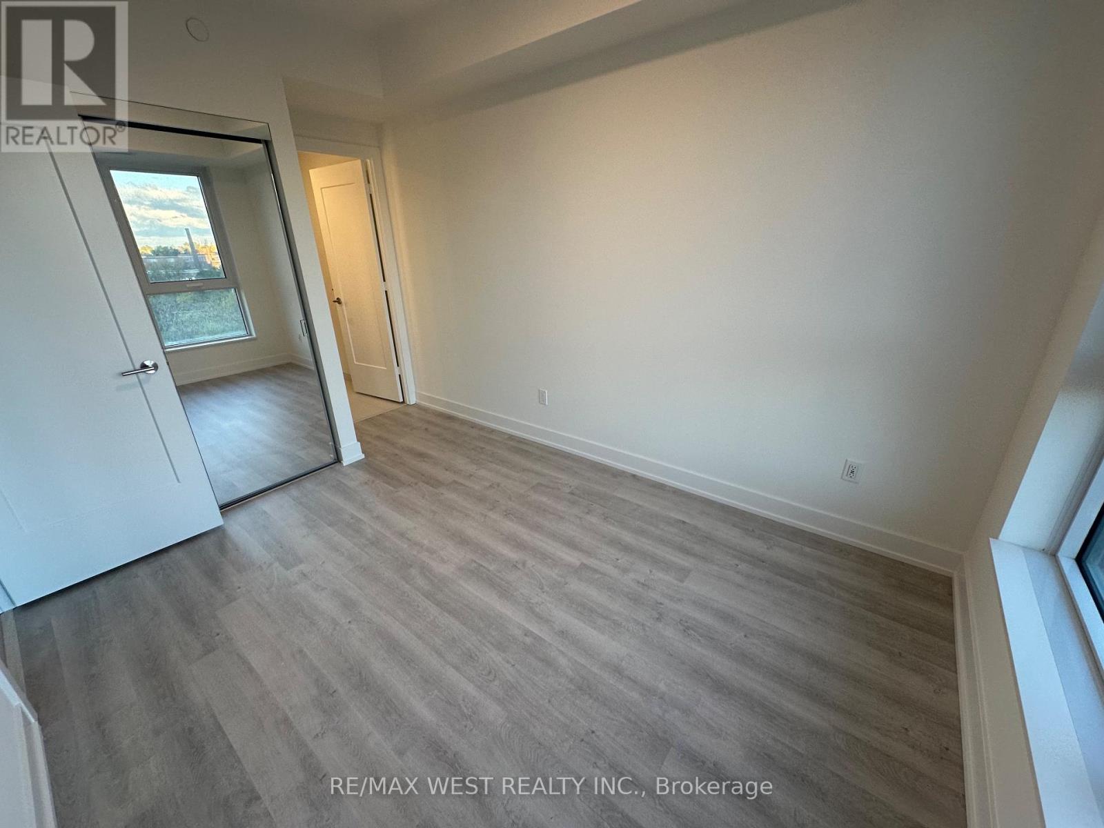 602 - 60 Central Park Roadway, Toronto, Ontario  M9A 0E6 - Photo 17 - W12508480