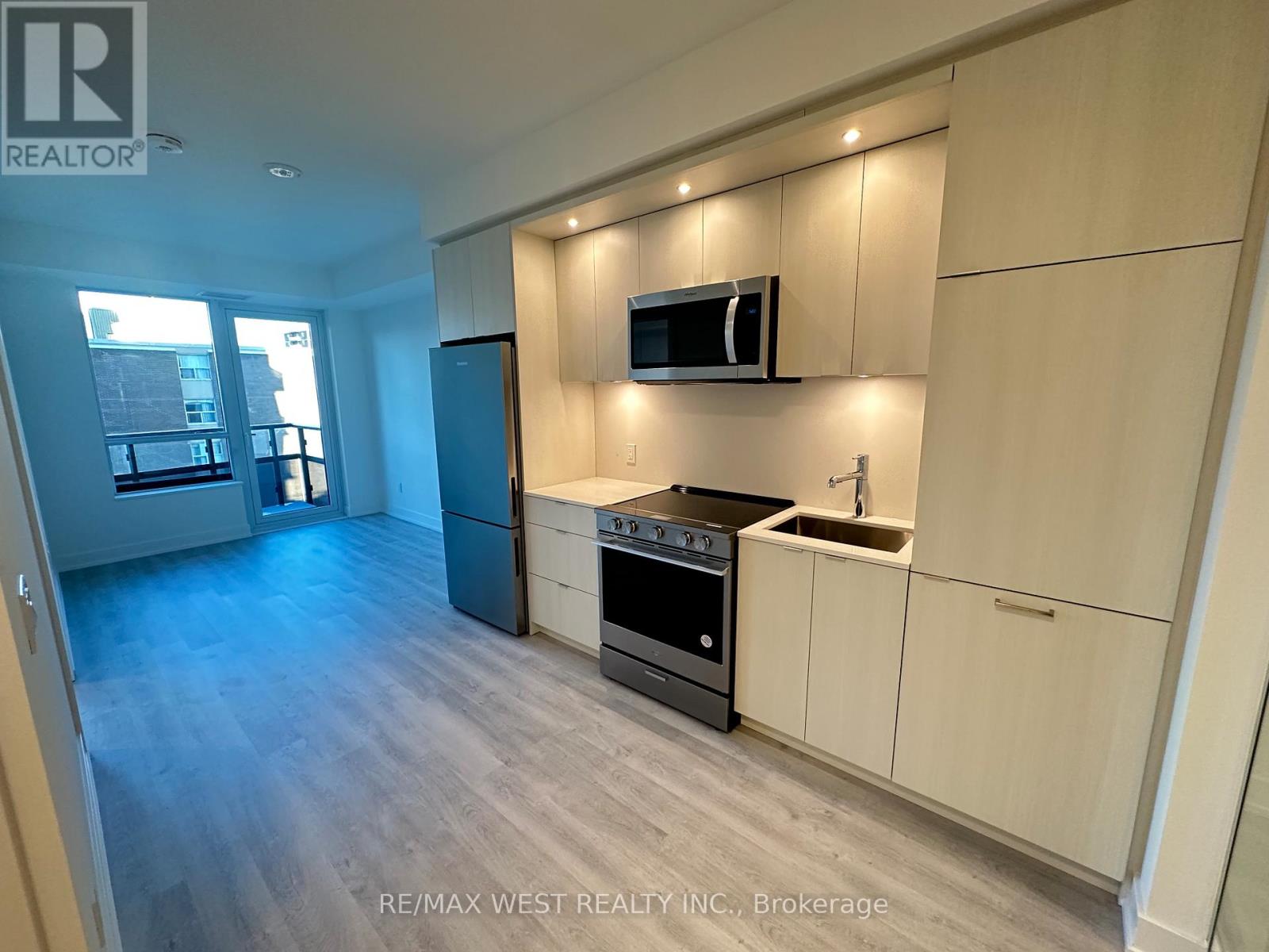 602 - 60 Central Park Roadway, Toronto, Ontario  M9A 0E6 - Photo 2 - W12508480