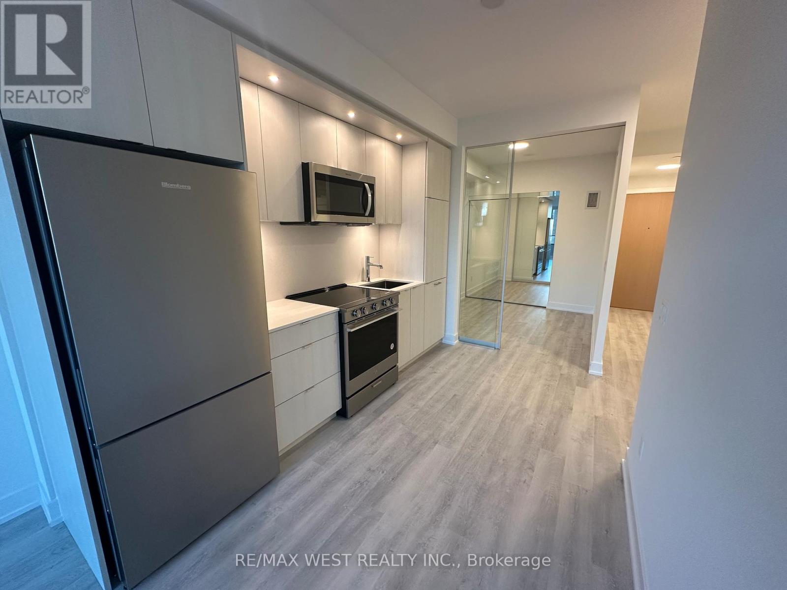 602 - 60 Central Park Roadway, Toronto, Ontario  M9A 0E6 - Photo 4 - W12508480