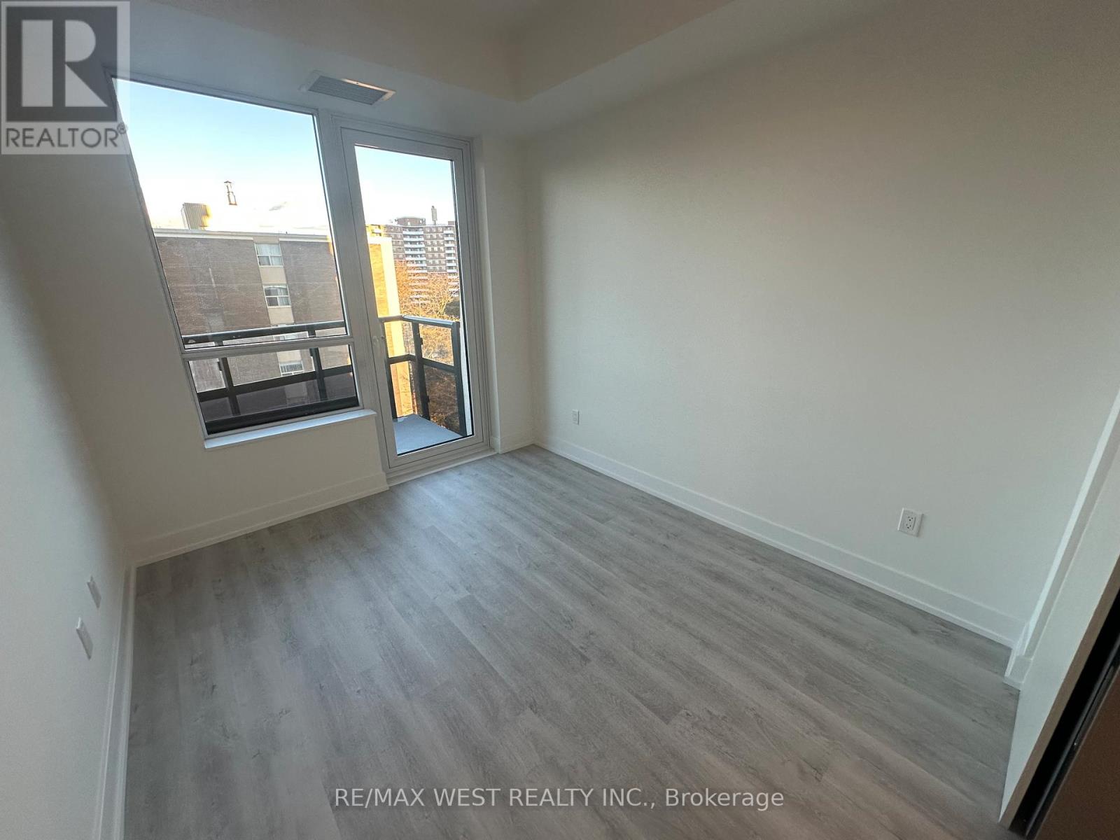 602 - 60 Central Park Roadway, Toronto, Ontario  M9A 0E6 - Photo 6 - W12508480