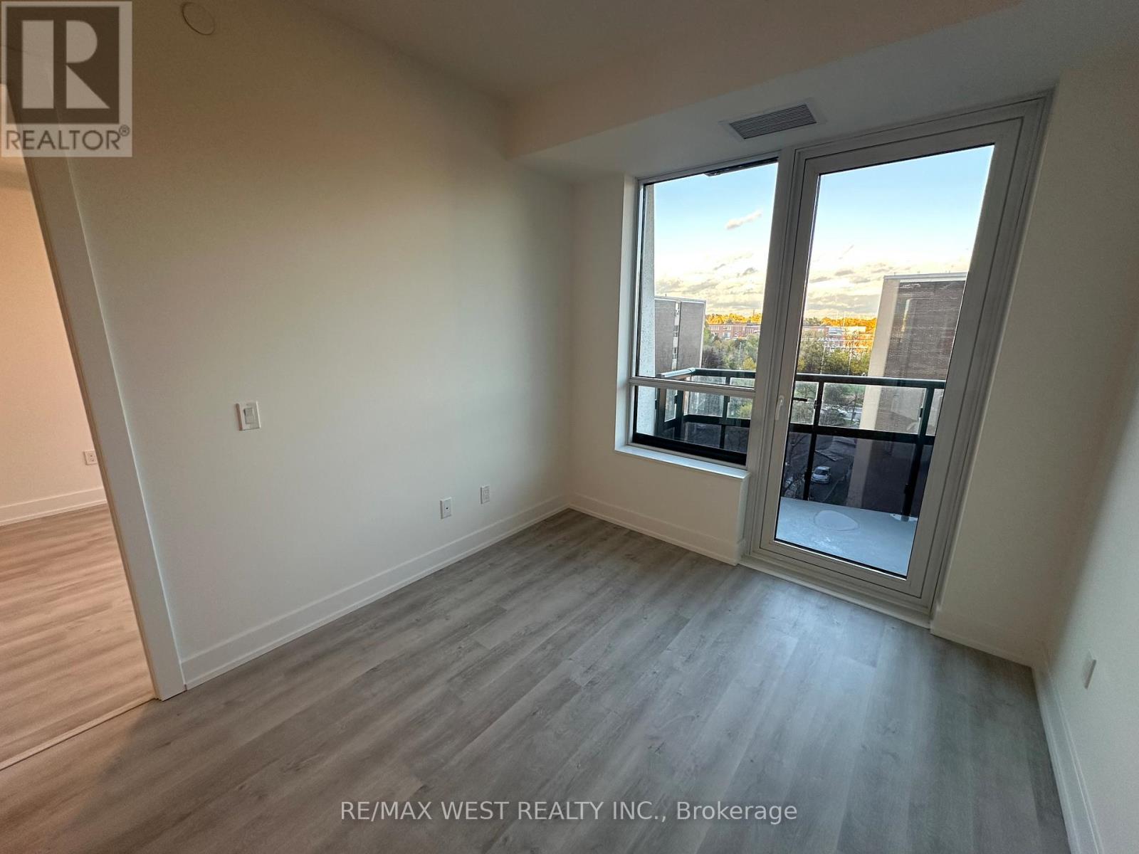 602 - 60 Central Park Roadway, Toronto, Ontario  M9A 0E6 - Photo 7 - W12508480