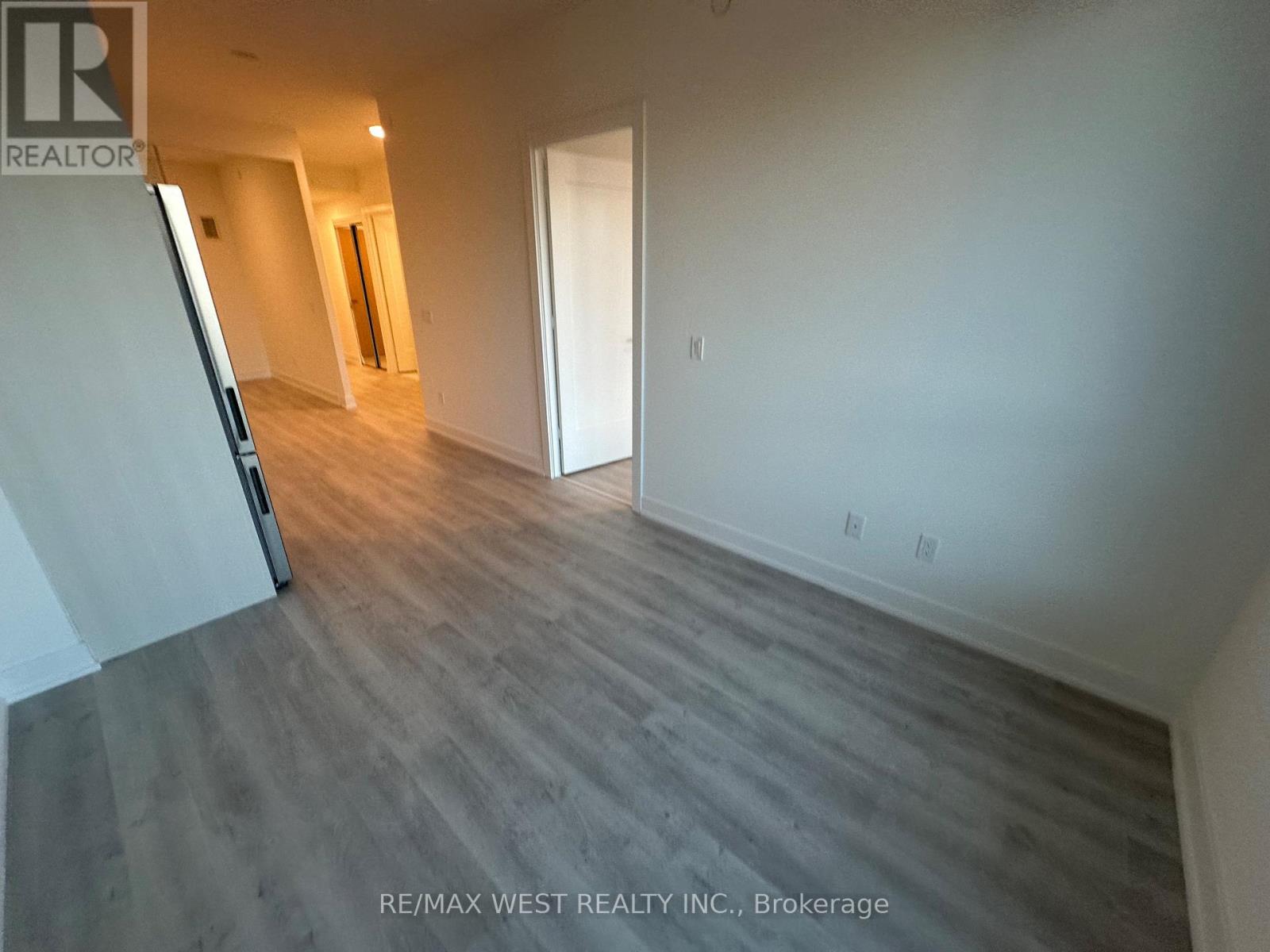 602 - 60 Central Park Roadway, Toronto, Ontario  M9A 0E6 - Photo 8 - W12508480