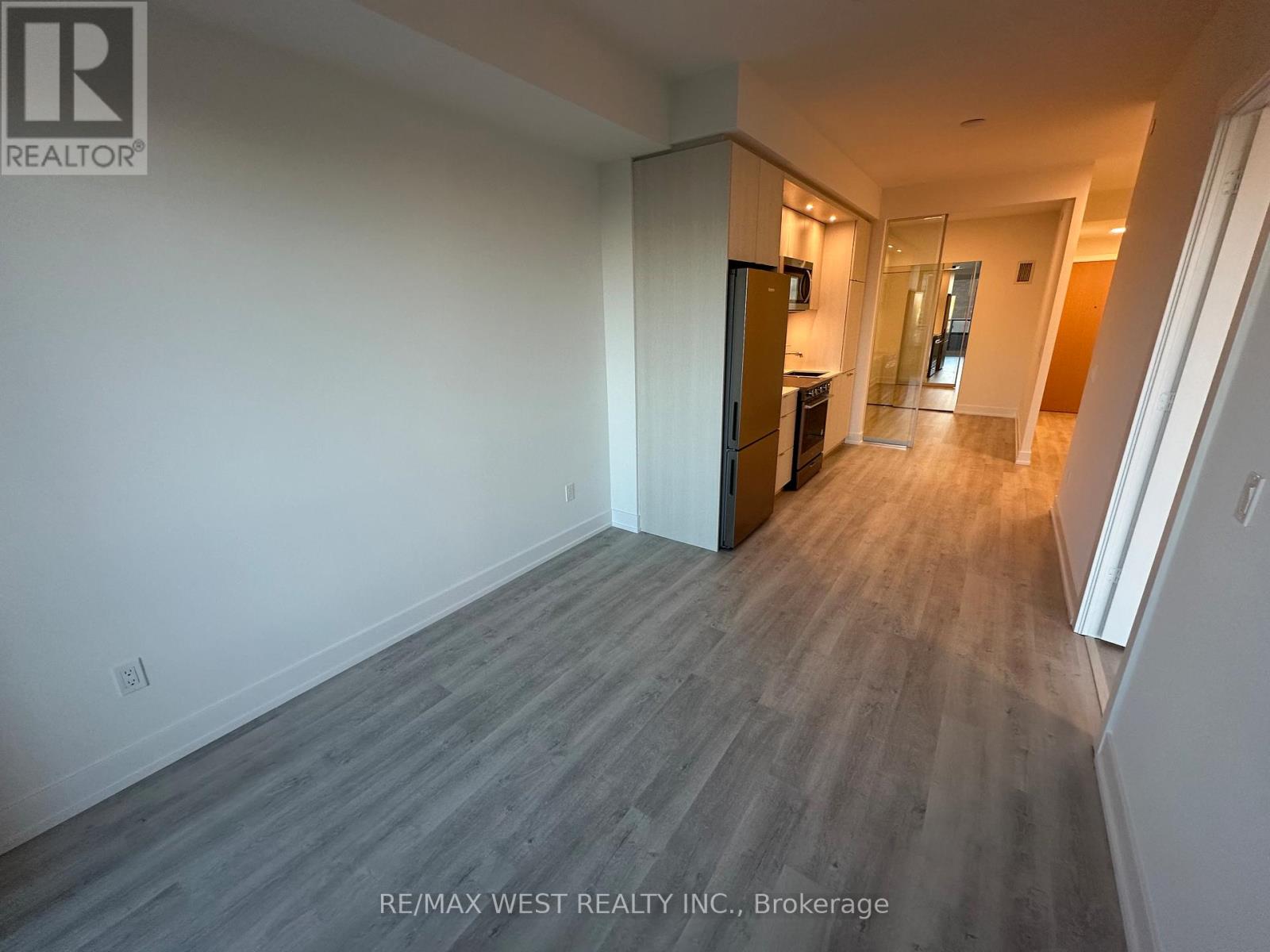 602 - 60 Central Park Roadway, Toronto, Ontario  M9A 0E6 - Photo 9 - W12508480