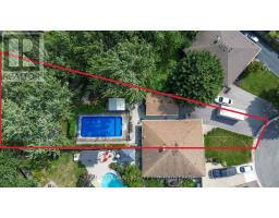 8 HUNTINGWOOD GATE, St. Catharines, Ontario