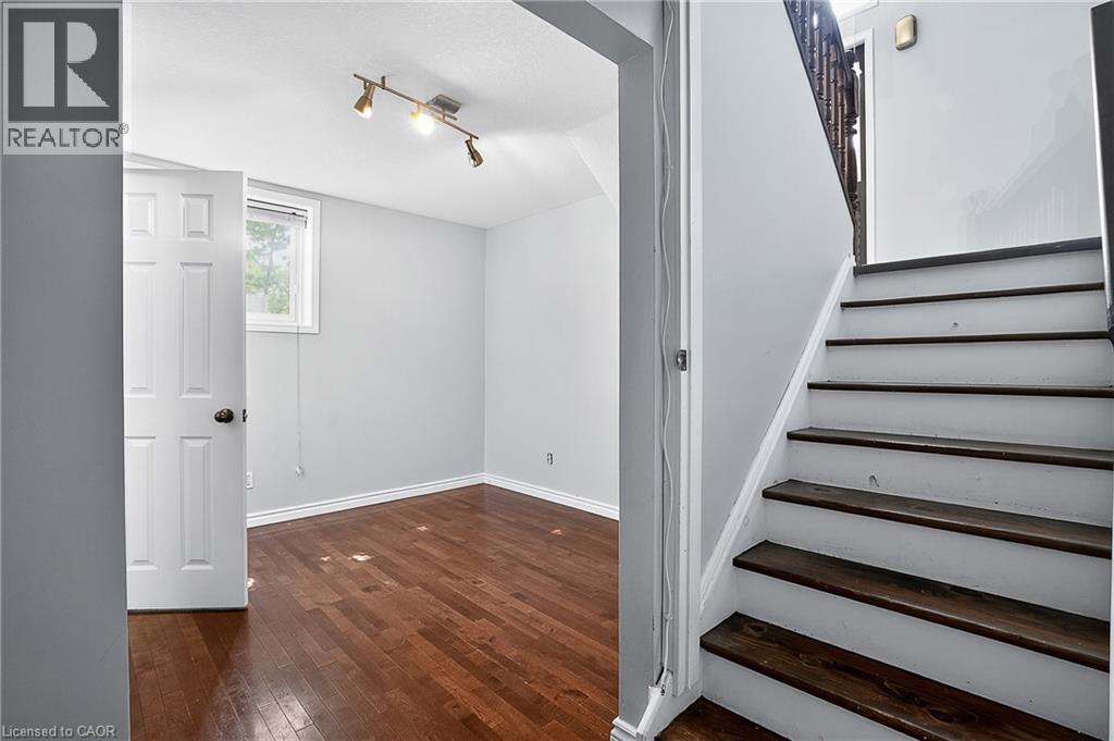 3 Wisteria Court Unit# Upper, Kitchener, Ontario  N2E 3T4 - Photo 25 - 40785039