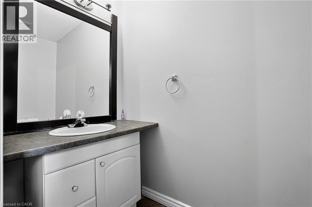 3 Wisteria Court Unit# Upper, Kitchener, Ontario  N2E 3T4 - Photo 28 - 40785039