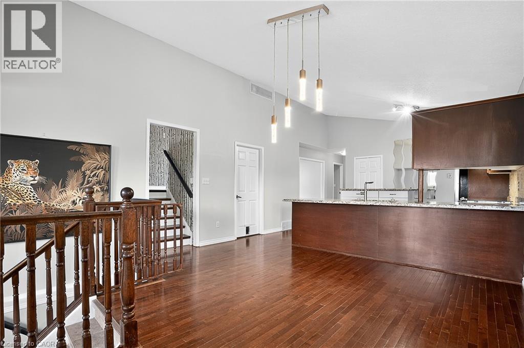 3 Wisteria Court Unit# Upper, Kitchener, Ontario  N2E 3T4 - Photo 3 - 40785039