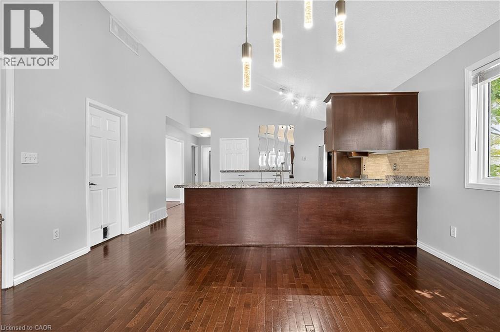 3 Wisteria Court Unit# Upper, Kitchener, Ontario  N2E 3T4 - Photo 5 - 40785039