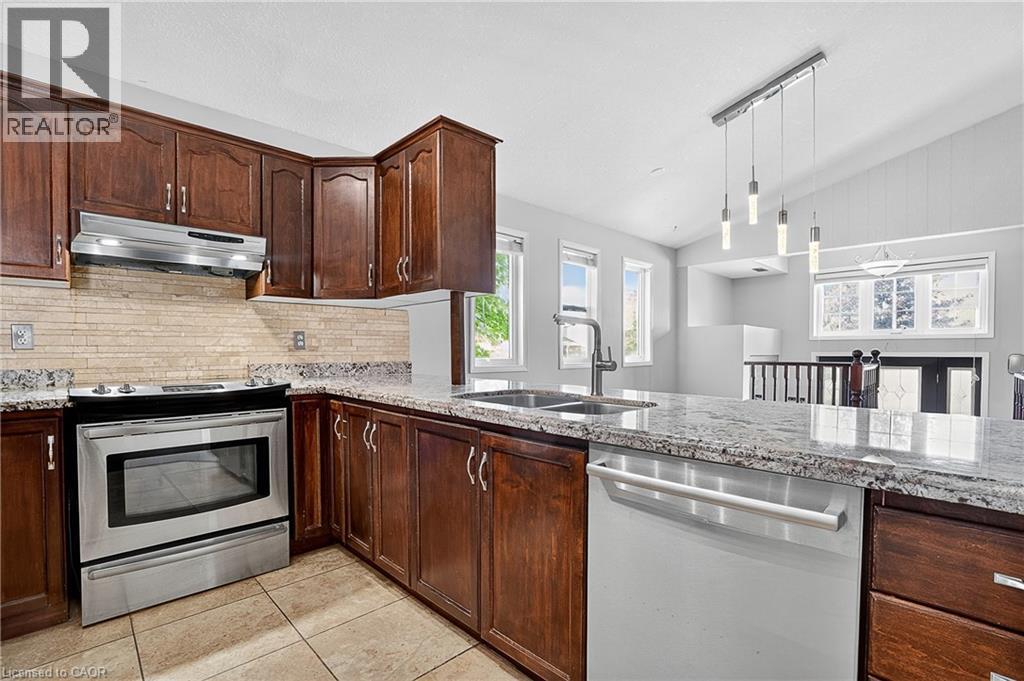 3 Wisteria Court Unit# Upper, Kitchener, Ontario  N2E 3T4 - Photo 7 - 40785039