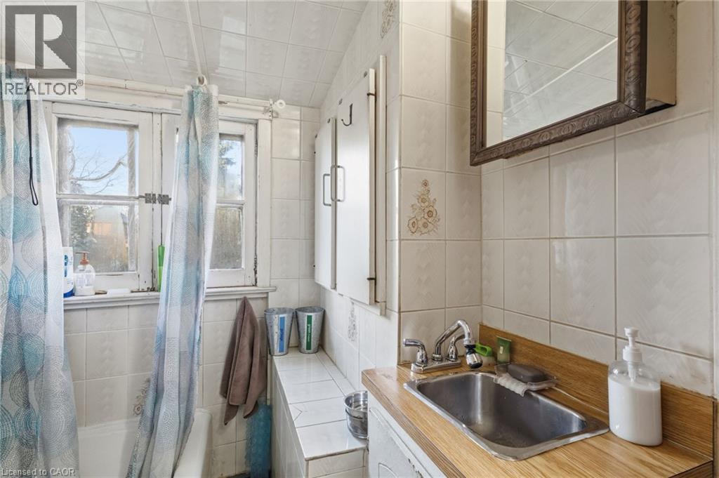 30 Chatham Street, Hamilton, Ontario L8P 2B4 - Photo 15 - 40784750