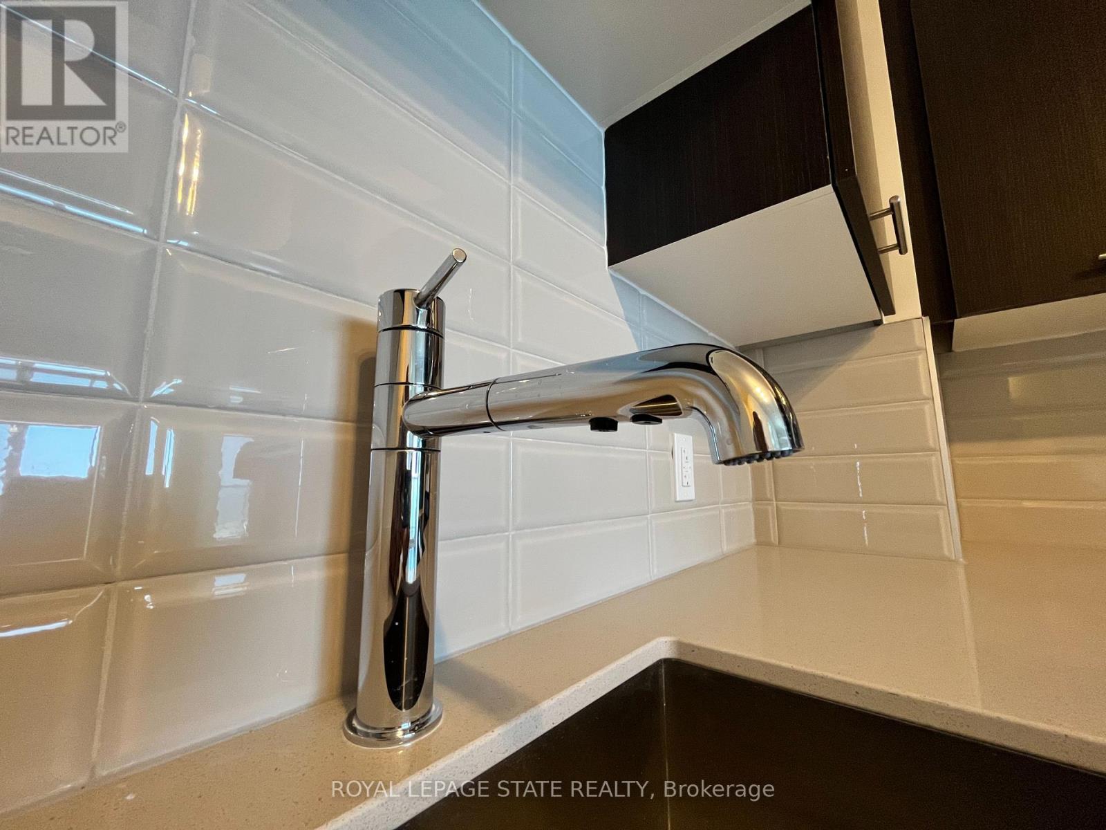 1007 - 385 Winston Road, Grimsby, Ontario L3M 0J3 - Photo 10 - X12508226