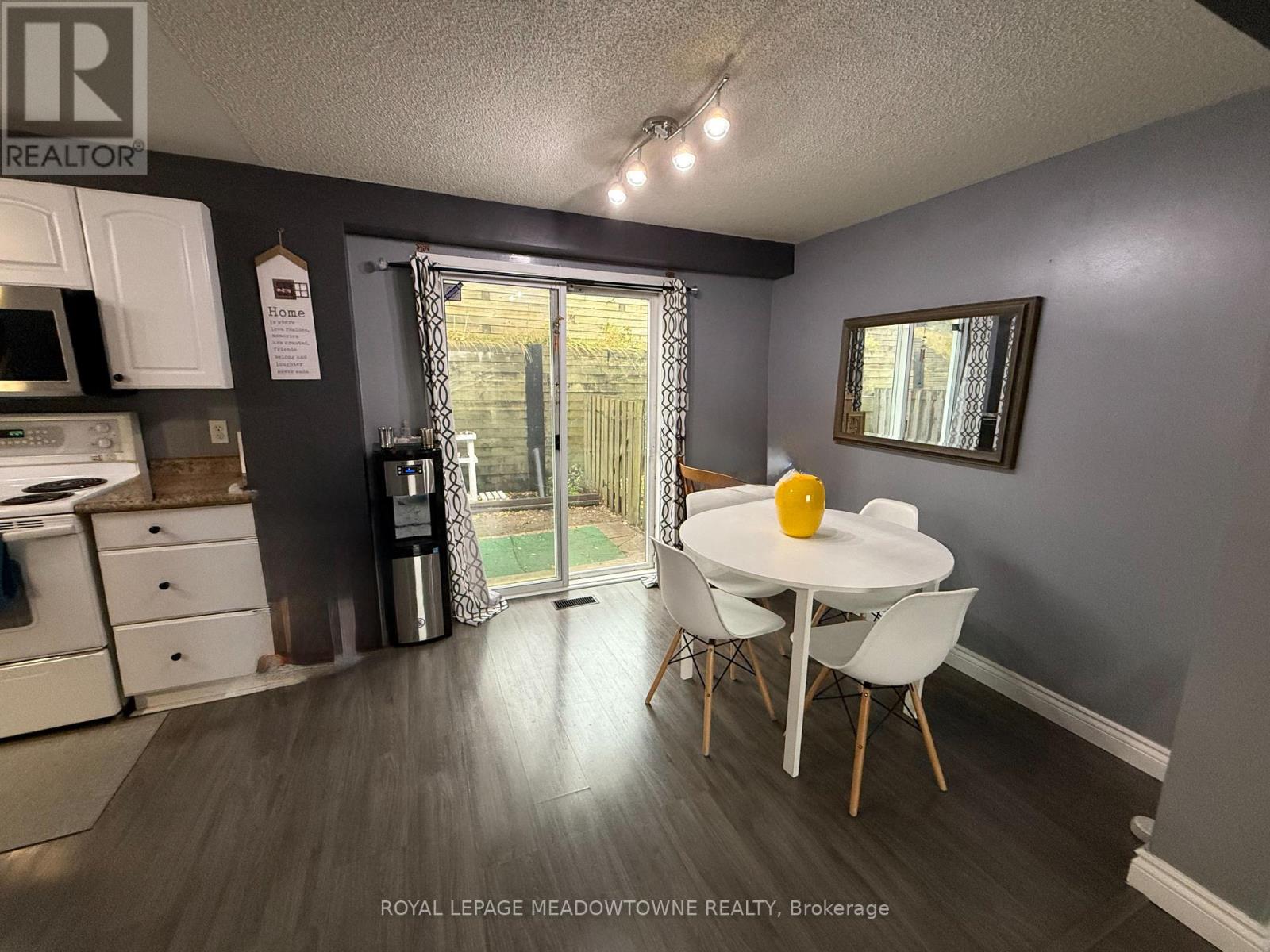 10 - 648 Doon Village Road, Kitchener, Ontario N2P 1A2 - Photo 11 - X12508274