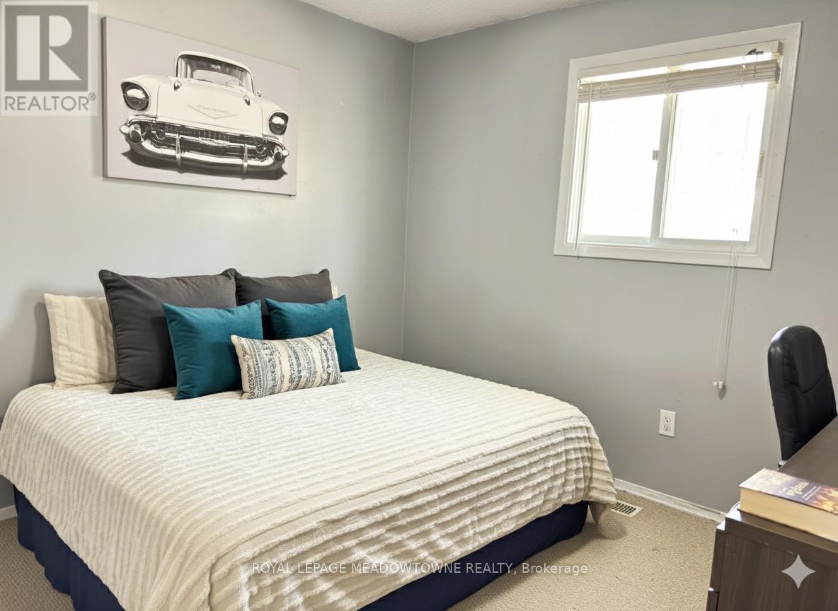 10 - 648 Doon Village Road, Kitchener, Ontario N2P 1A2 - Photo 17 - X12508274