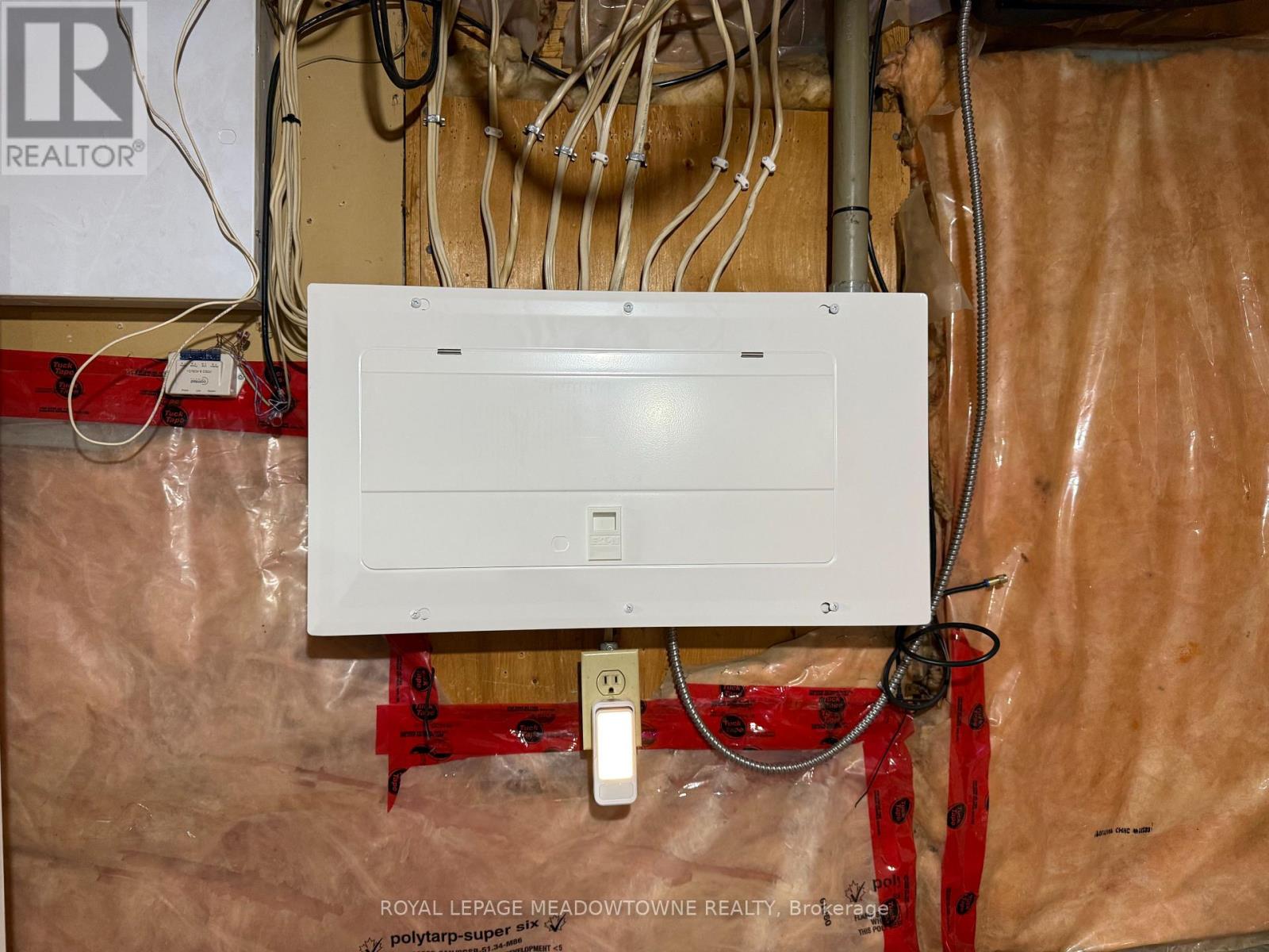 10 - 648 Doon Village Road, Kitchener, Ontario N2P 1A2 - Photo 21 - X12508274