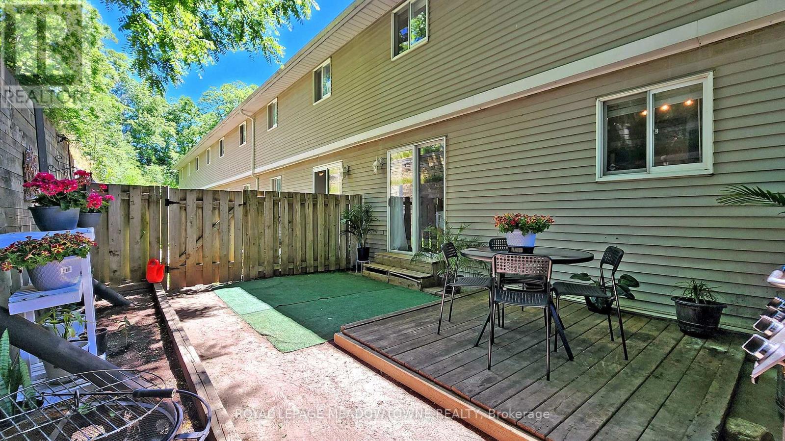 10 - 648 Doon Village Road, Kitchener, Ontario N2P 1A2 - Photo 25 - X12508274