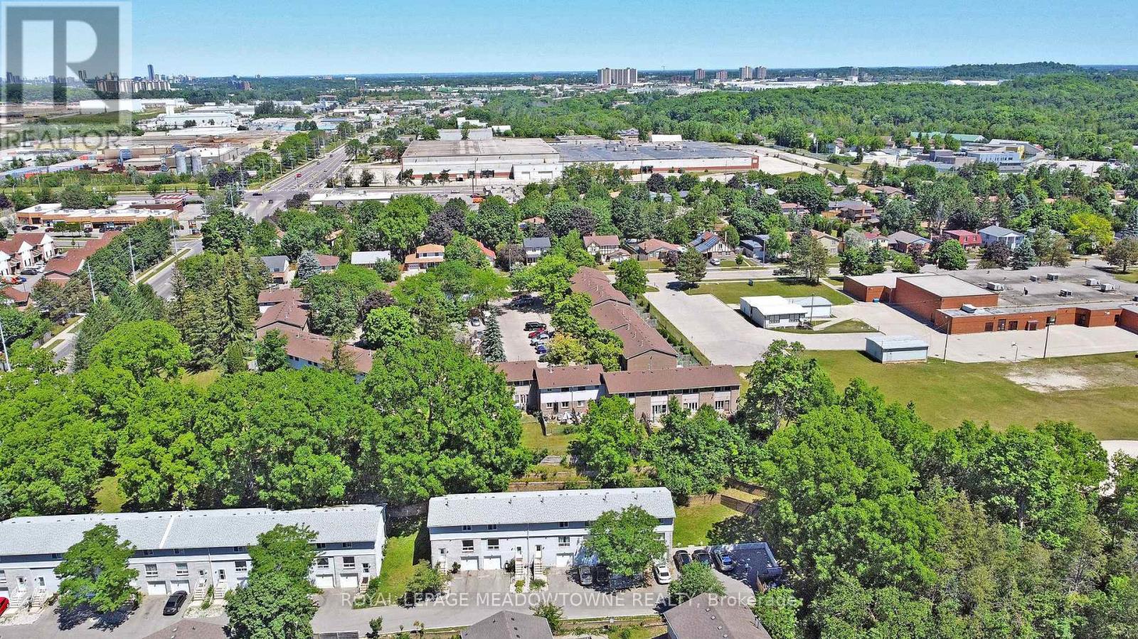 10 - 648 Doon Village Road, Kitchener, Ontario N2P 1A2 - Photo 36 - X12508274