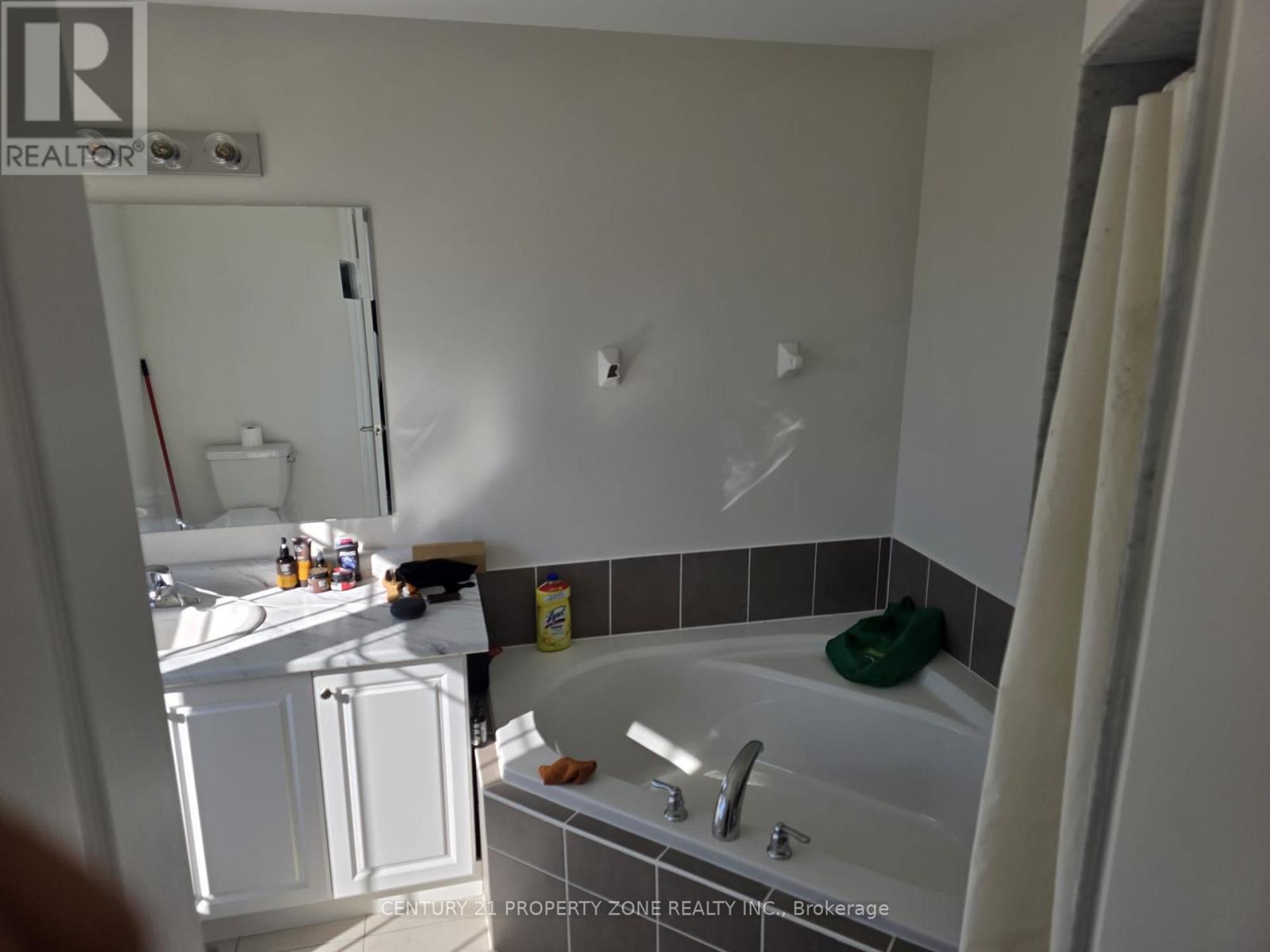 36 Bruton Street, Thorold, Ontario  L2V 0J6 - Photo 13 - X12508280