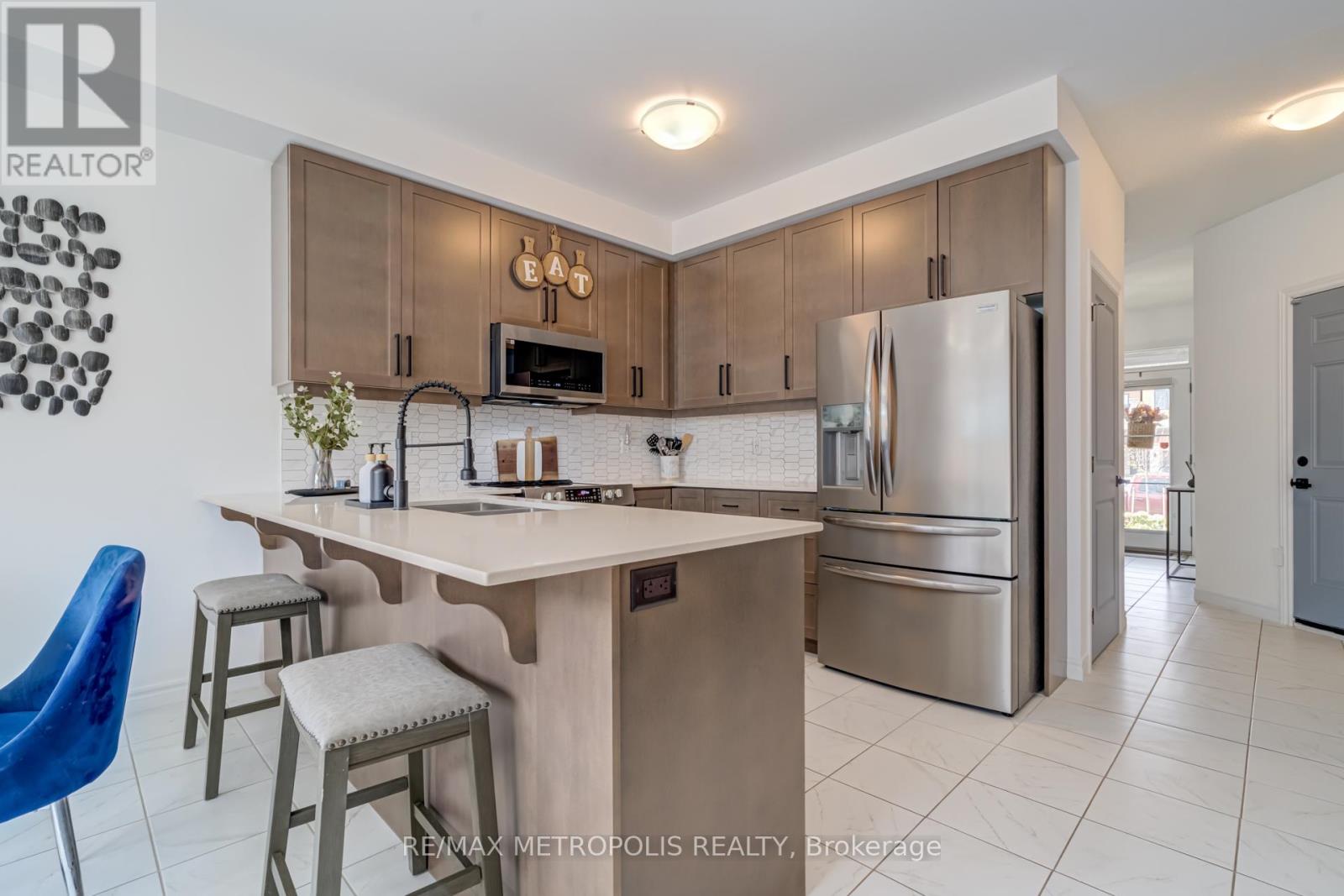 177 Longboat Run W, Brantford, Ontario  N3T 0T1 - Photo 10 - X12508304