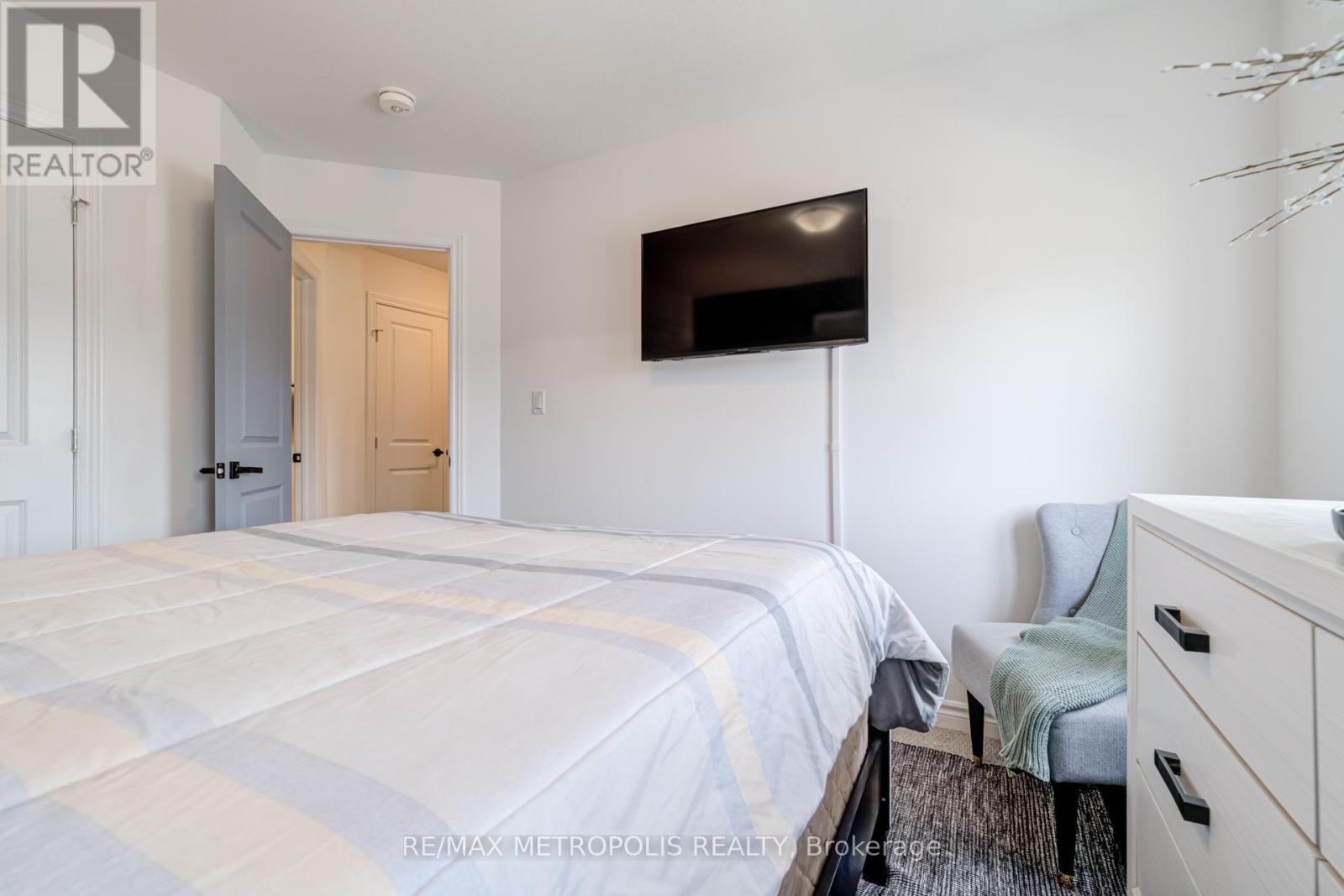 177 Longboat Run W, Brantford, Ontario  N3T 0T1 - Photo 22 - X12508304