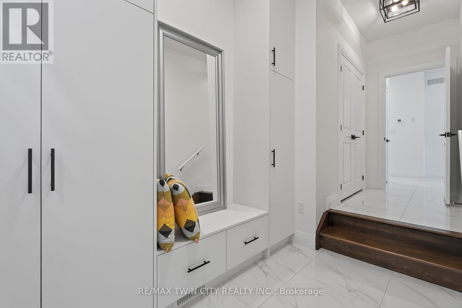 209 Jeffrey Place, Kitchener, Ontario  N2C 0C2 - Photo 13 - X12508342