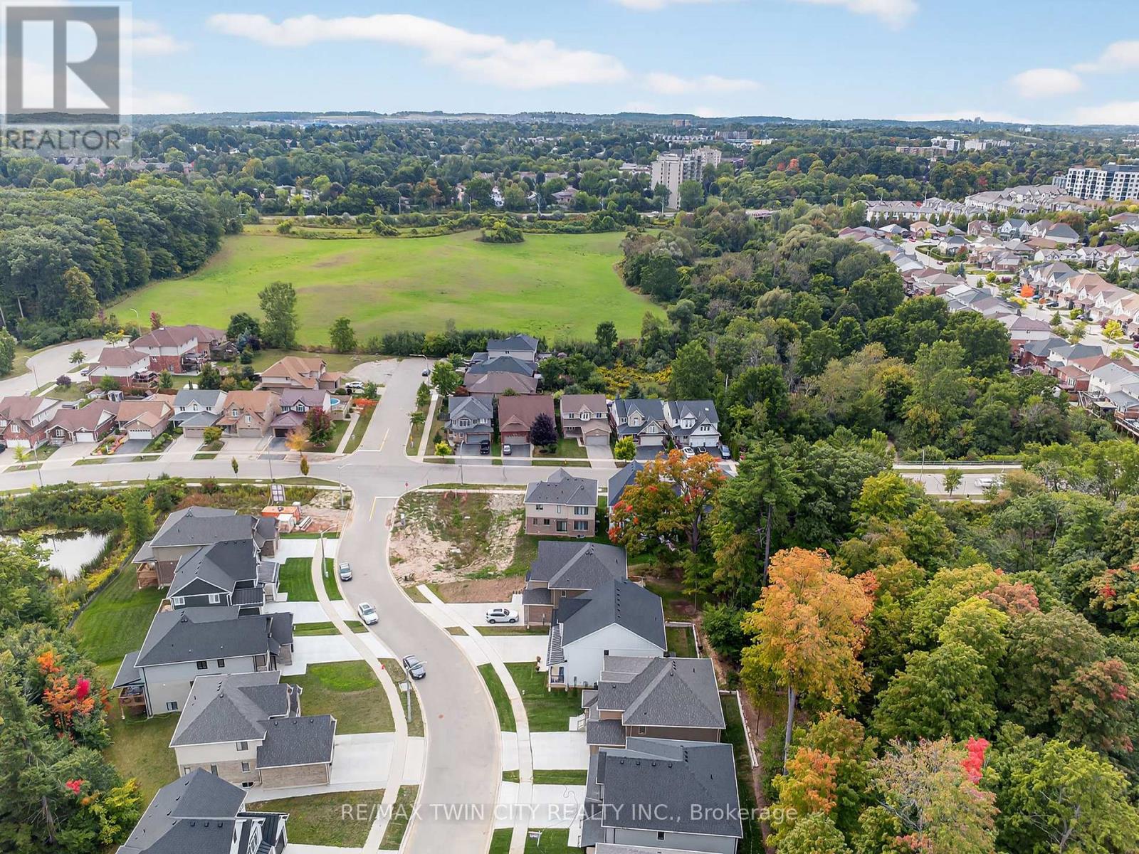 209 Jeffrey Place, Kitchener, Ontario  N2C 0C2 - Photo 38 - X12508342