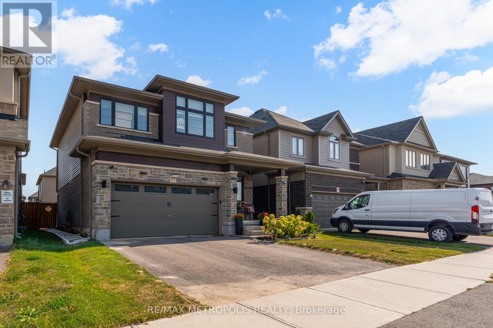 177 Longboat Run W, Brantford, Ontario  N3T 0T1 - Photo 3 - X12508384