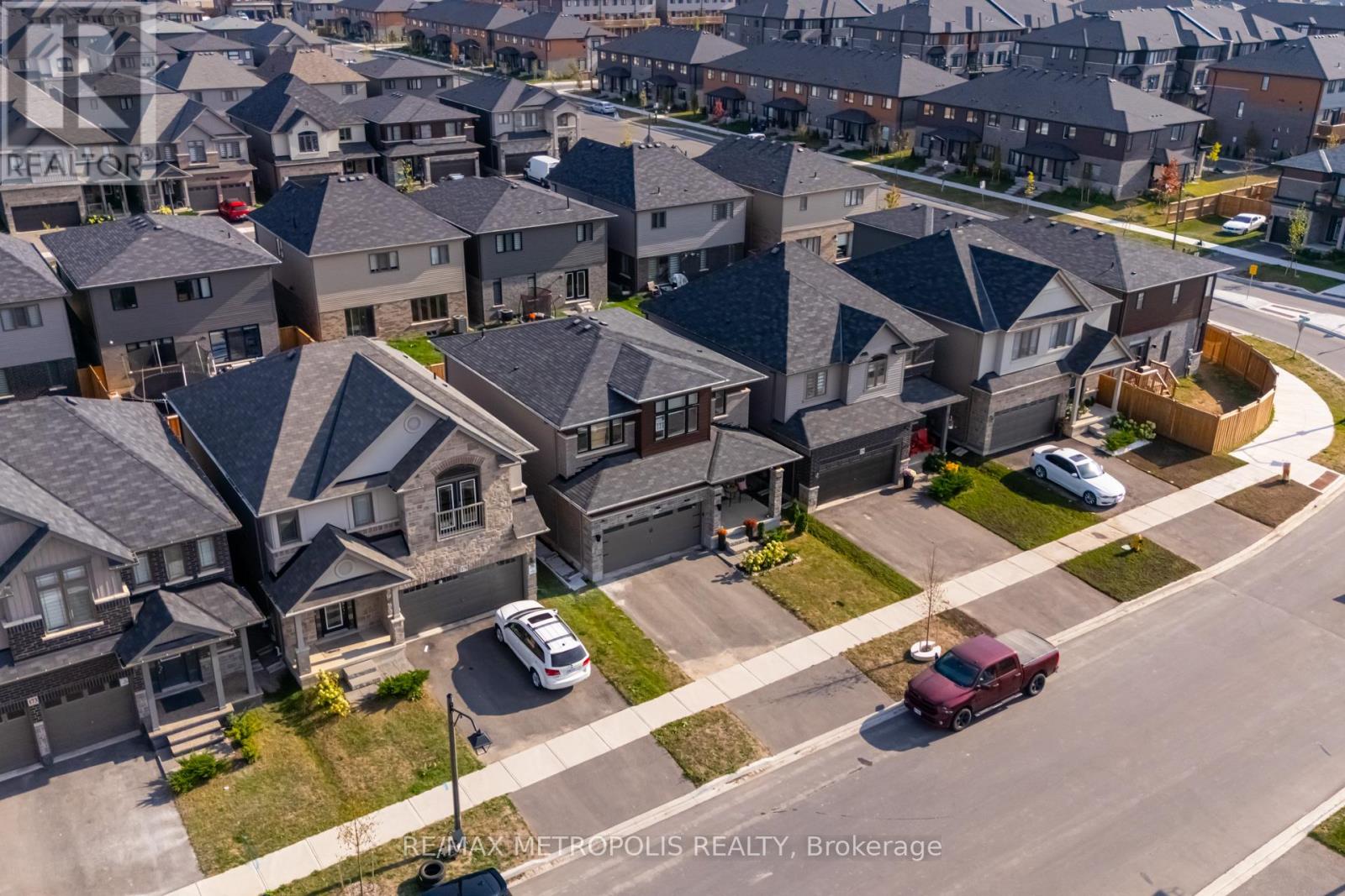 177 Longboat Run W, Brantford, Ontario  N3T 0T1 - Photo 32 - X12508384