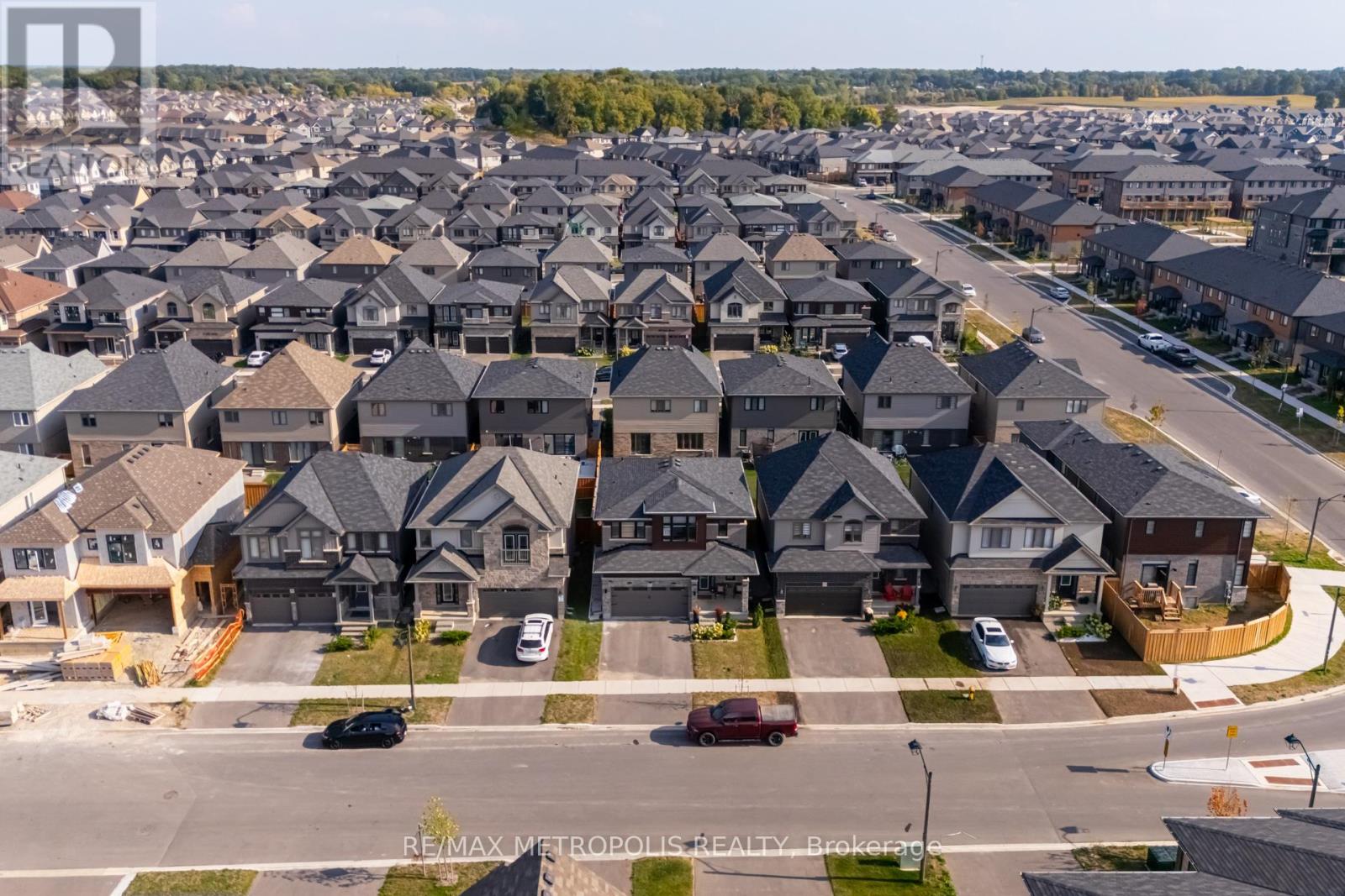 177 Longboat Run W, Brantford, Ontario  N3T 0T1 - Photo 38 - X12508384