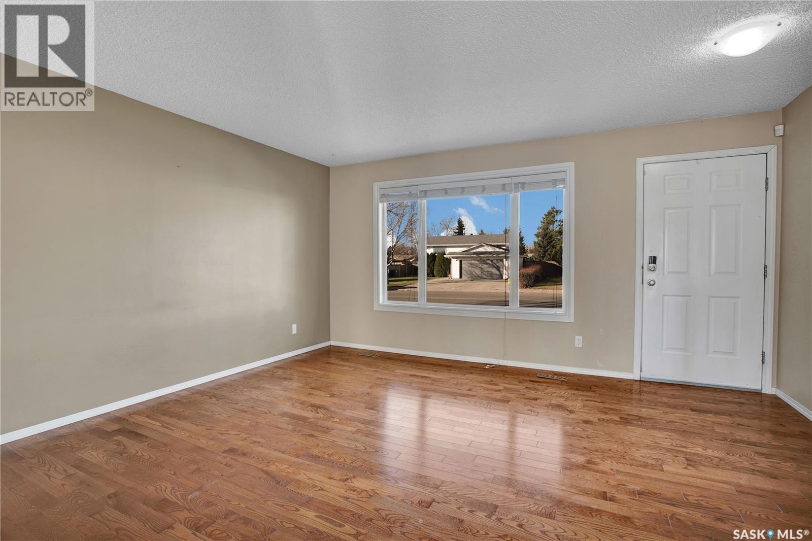 114 Hunt Road, Saskatoon, Saskatchewan  S7L 7C9 - Photo 2 - SK022378