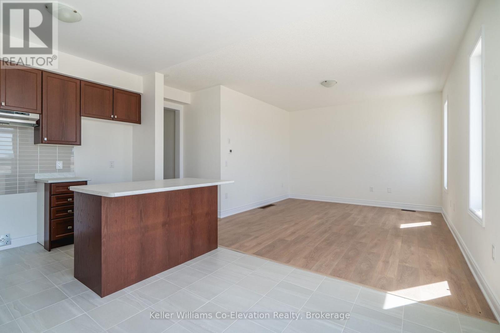 15 Mission Street, Wasaga Beach, Ontario  L9Z 0L8 - Photo 8 - S12508738