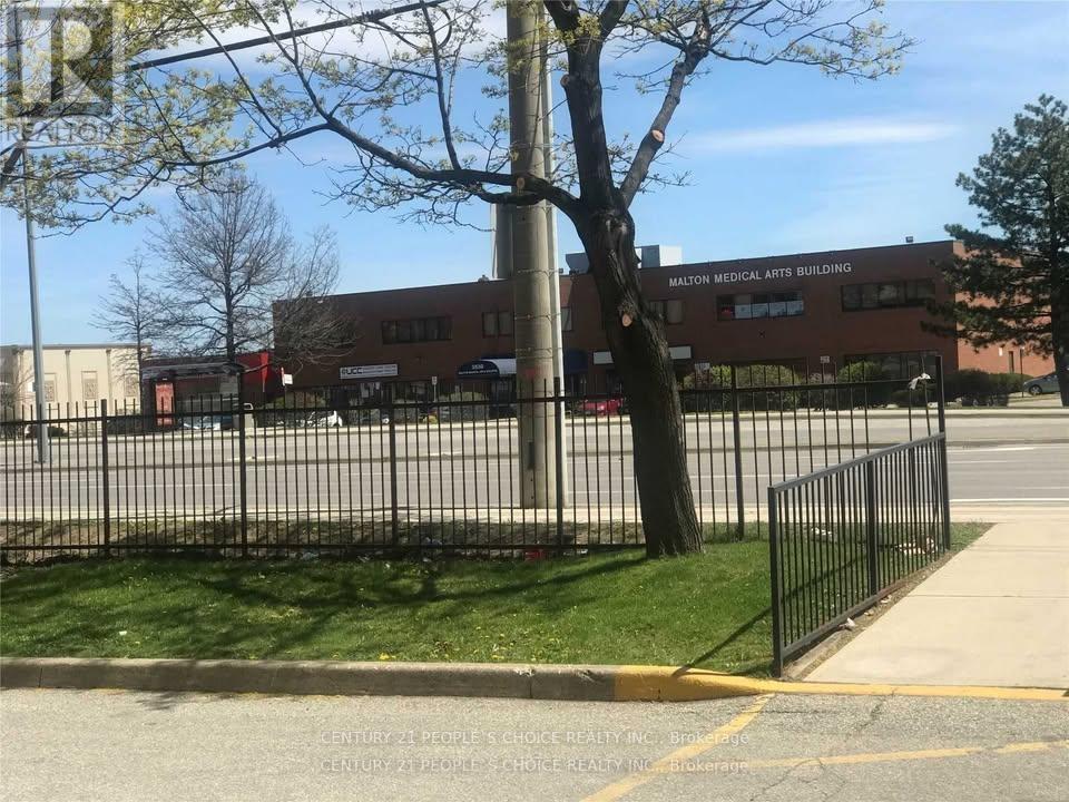 801 - 3533 Derry Road E, Mississauga, Ontario L4T 1B1 - Photo 5 - W12507514