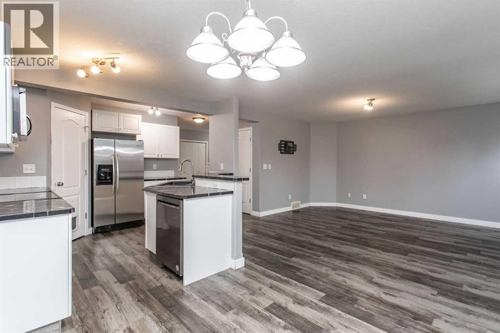 55 Arnold Close, Red Deer, Alberta  T4R 3G3 - Photo 6 - A2267932