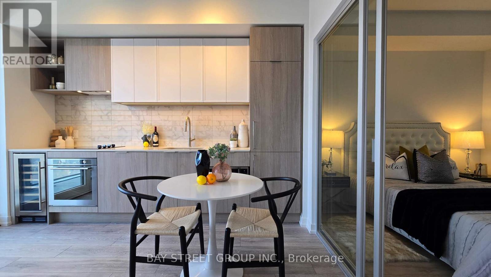 1909 - 2020 Bathurst Street, Toronto, Ontario  M5P 0A6 - Photo 2 - C12508566