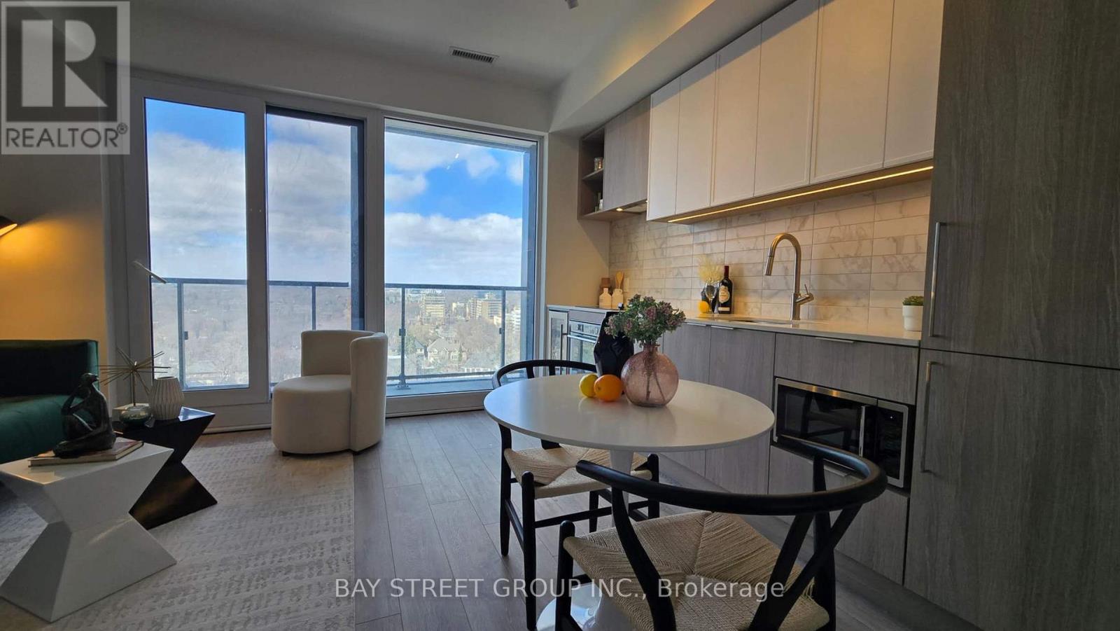 1909 - 2020 Bathurst Street, Toronto, Ontario  M5P 0A6 - Photo 4 - C12508566