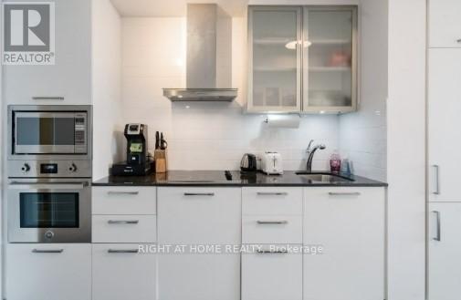 3502 - 14 York Street, Toronto, Ontario  M5J 0B1 - Photo 2 - C12508570