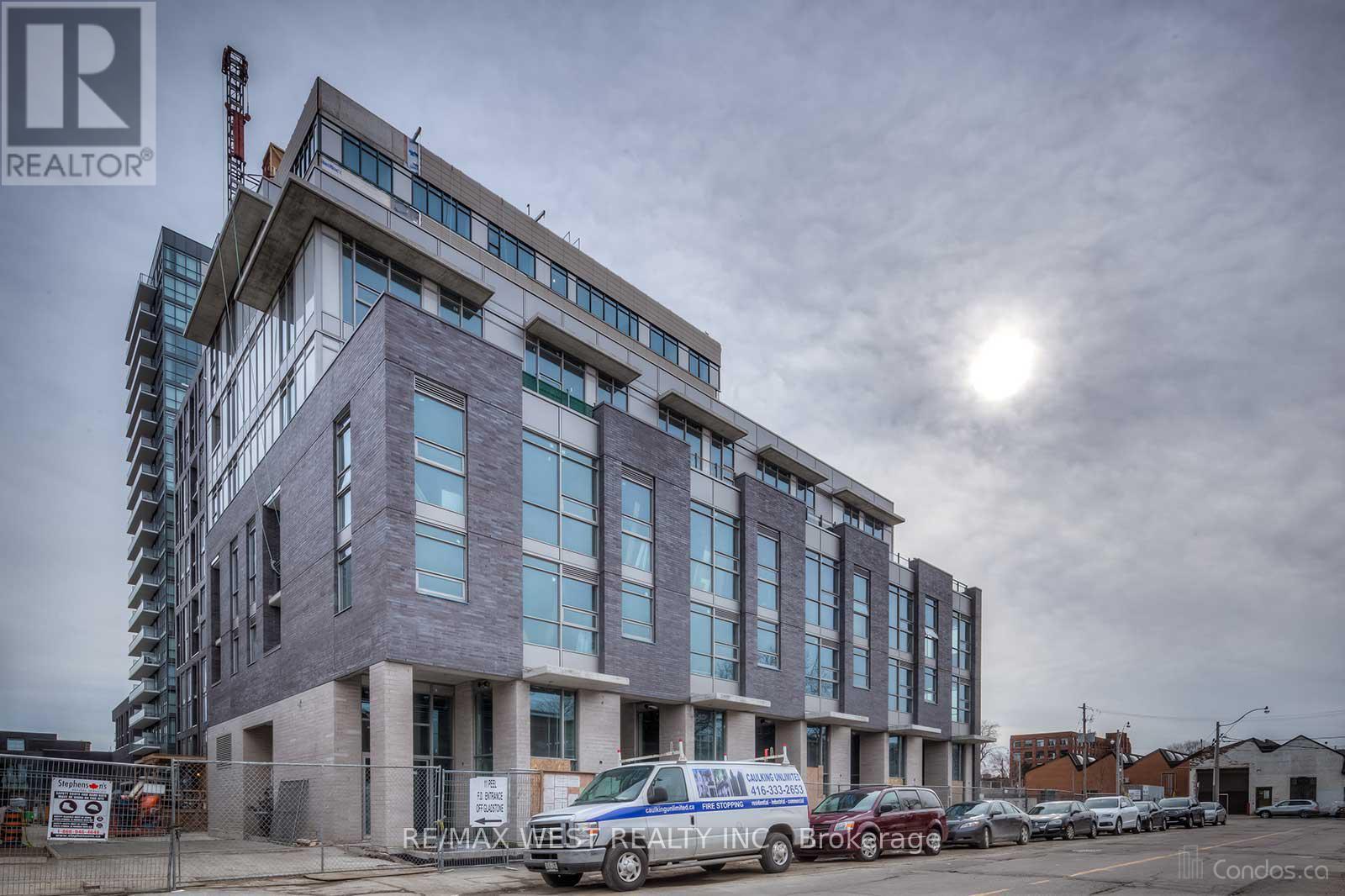 2001 - 20 MINOWAN MIIKEN LANE S, Toronto, Ontario