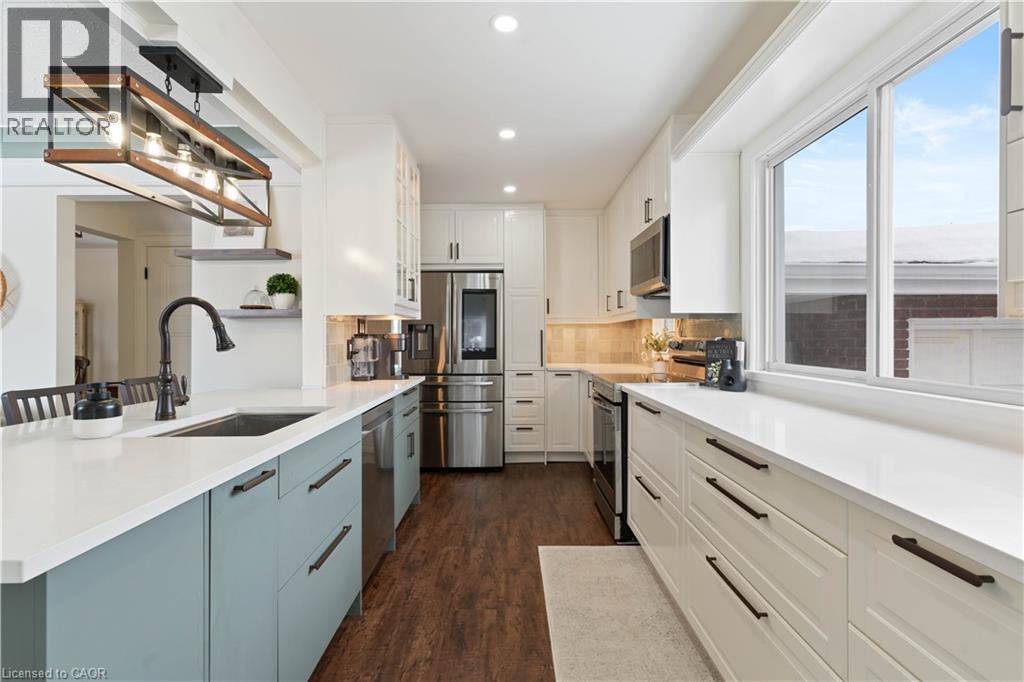 18 Flanders Avenue, St. Catharines, Ontario  L2M 5X3 - Photo 3 - 40779420